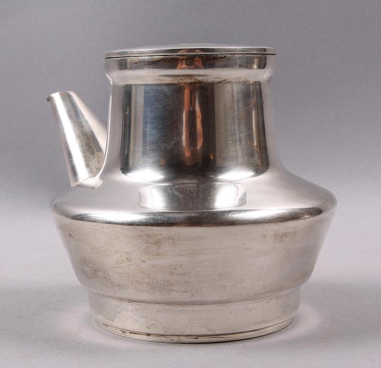 KANNA MED LOCK, silver, Bertil Berggren Askenström 1988. Vikt 419 gram.