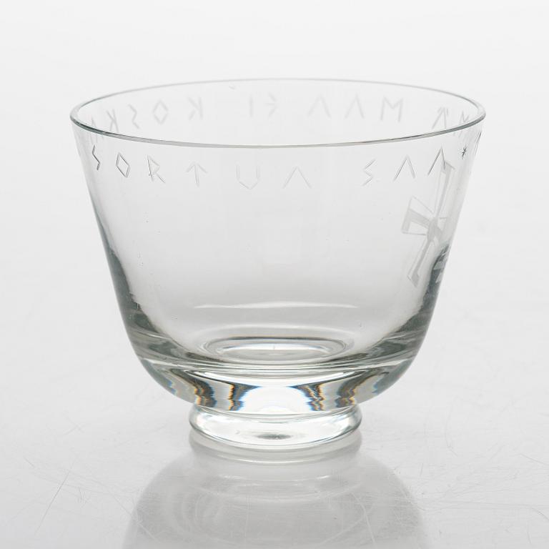 Arttu Brummer, skål, "Hjälteglaset I", Riihimäen Lasi Oy 1940-tal.