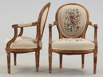 KARMSTOLAR, ett par, gustaviansk stil, 1900-talets mitt.