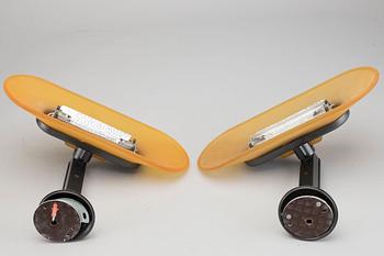 VÄGGLAMPOR, ett par. "Jill", Perry King, Santiago Miranda & Gianluigi Arnaldi för Arteluce, Italien, 1990-tal.