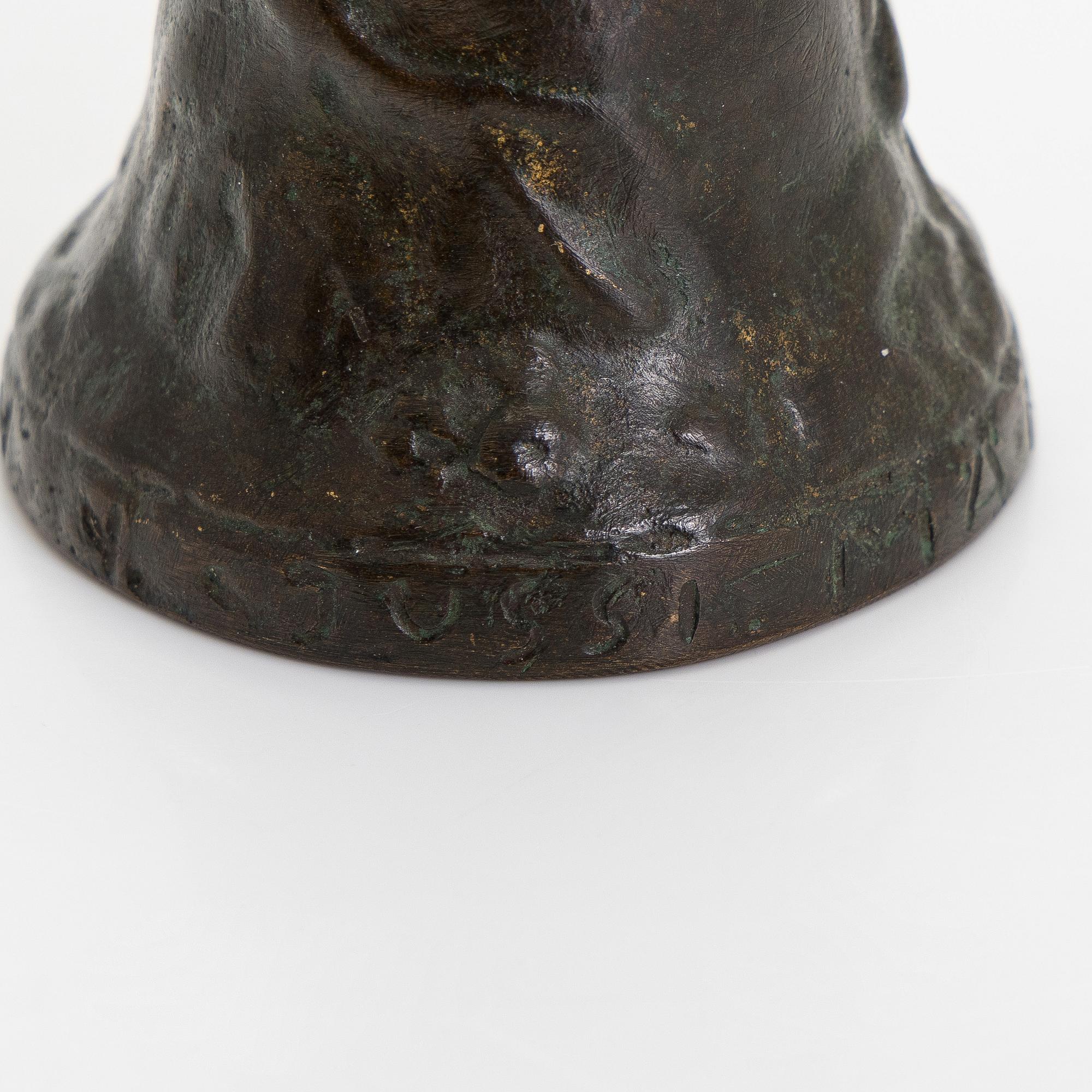 Jussi Mäntynen, Lynx on a counter bell.