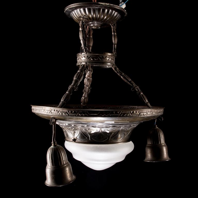KATTOVALAISIN, jugendtyylinen, 1900-luvun alkupuoli. Korkeus 43 cm.