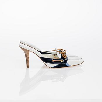 SKOR, Tod's.