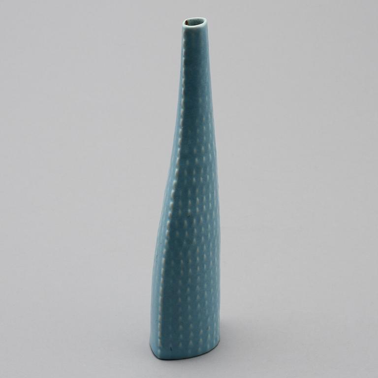 FAT samt VAS, fajans respektive stengods, Stig Lindberg, Gustavsberg, omkring 1900-talets mitt.