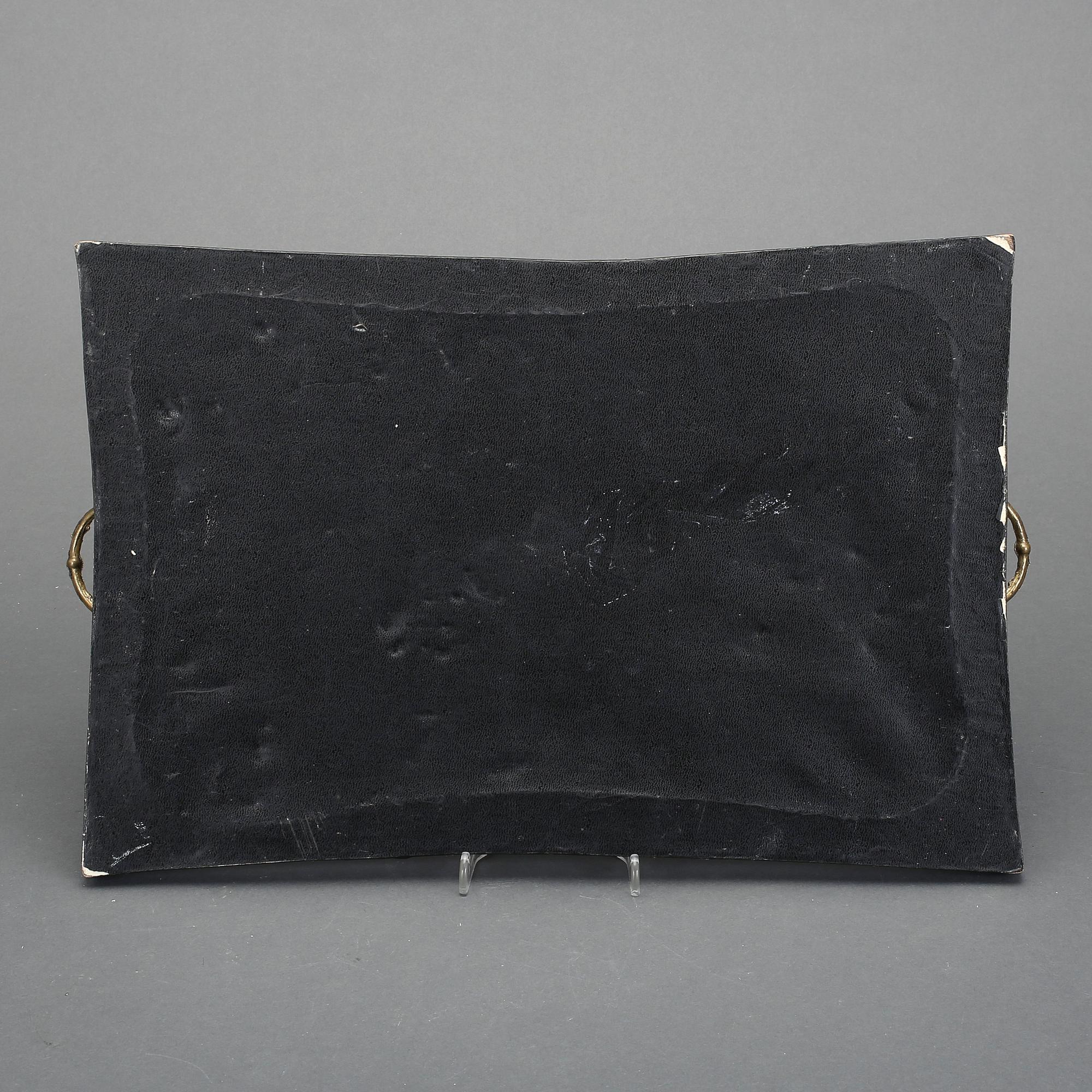 BRICKA, med broderi, 1800-tal.
