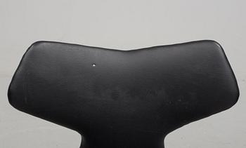 STOLAR, 3 stycken, "Grand Prix", Arne Jacobsen, 1900-talets andra hälft. Modellen formgiven 1955.