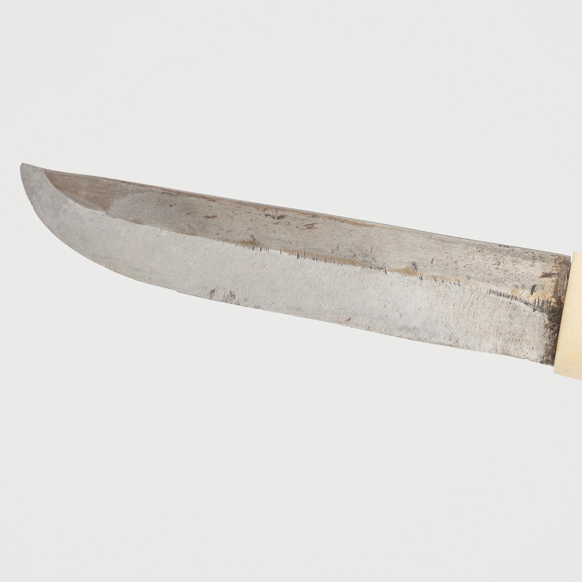Nikolaus Fankki, a reindeer horn knife, sifned and dated 1952.