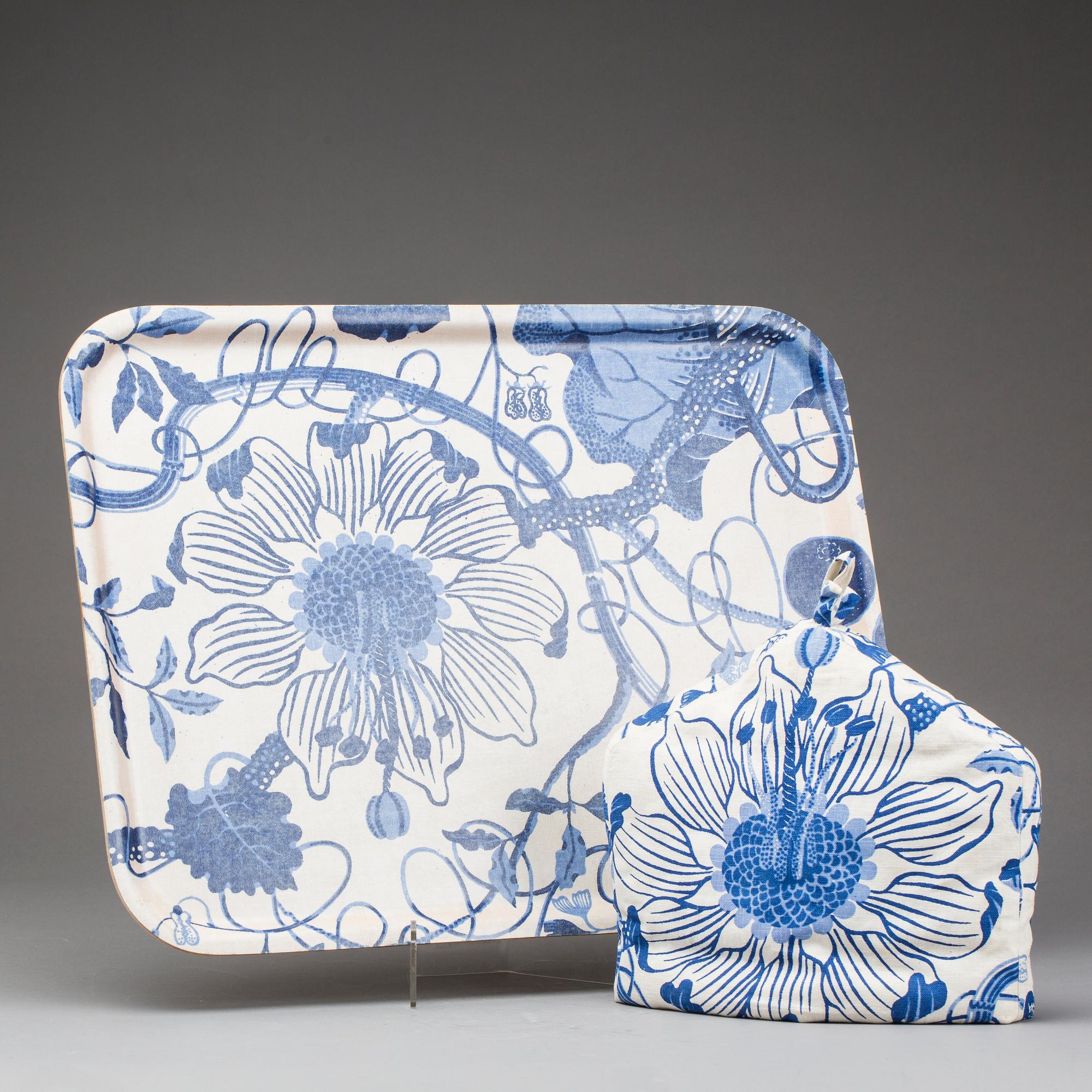 BRICKA SAMT TEHUVA, tyg "La Plata" Firma Svenskt Tenn. Inköpt 1962.