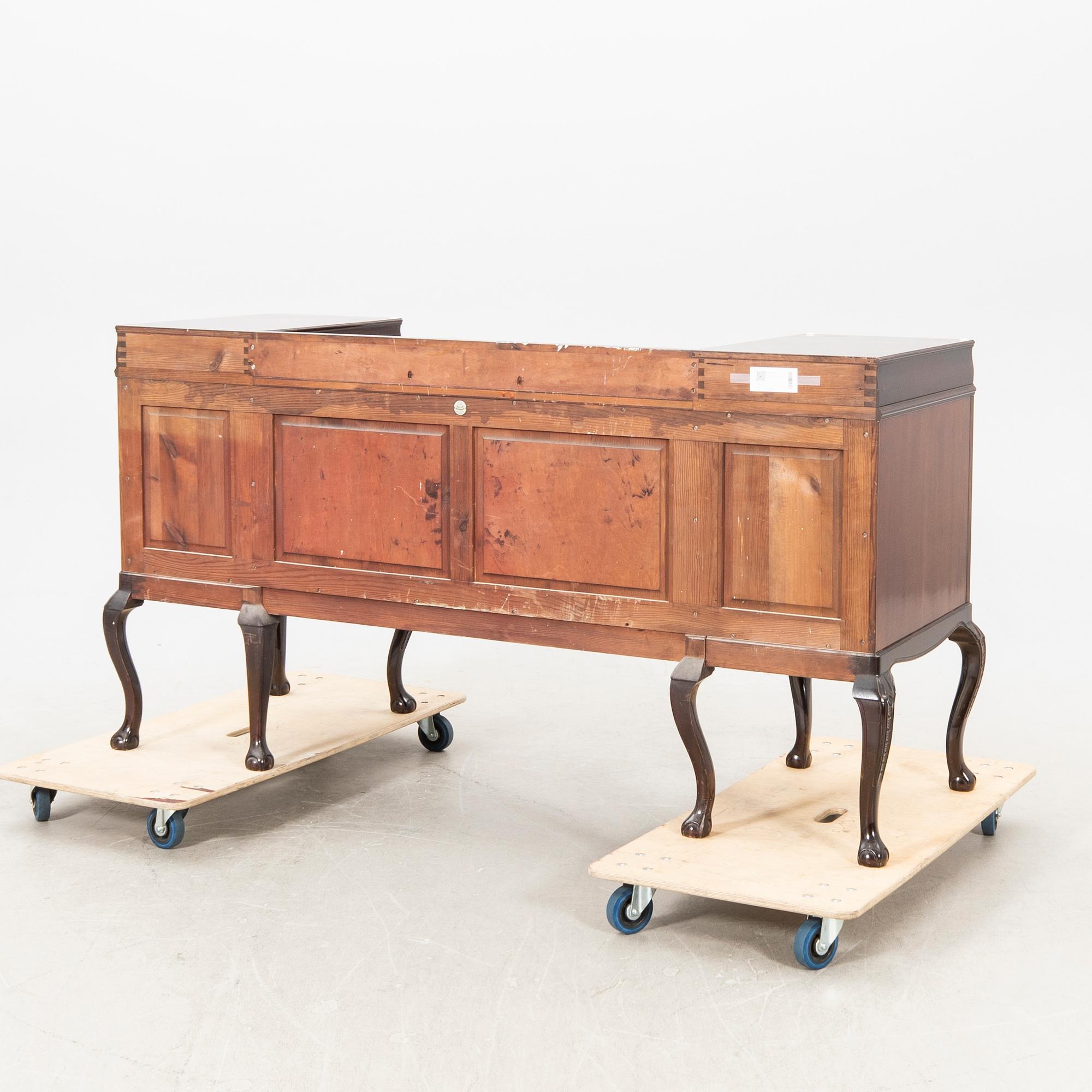Sideboard Chippendale-stil 1900-talets första hälft Mobilia Malmö.
