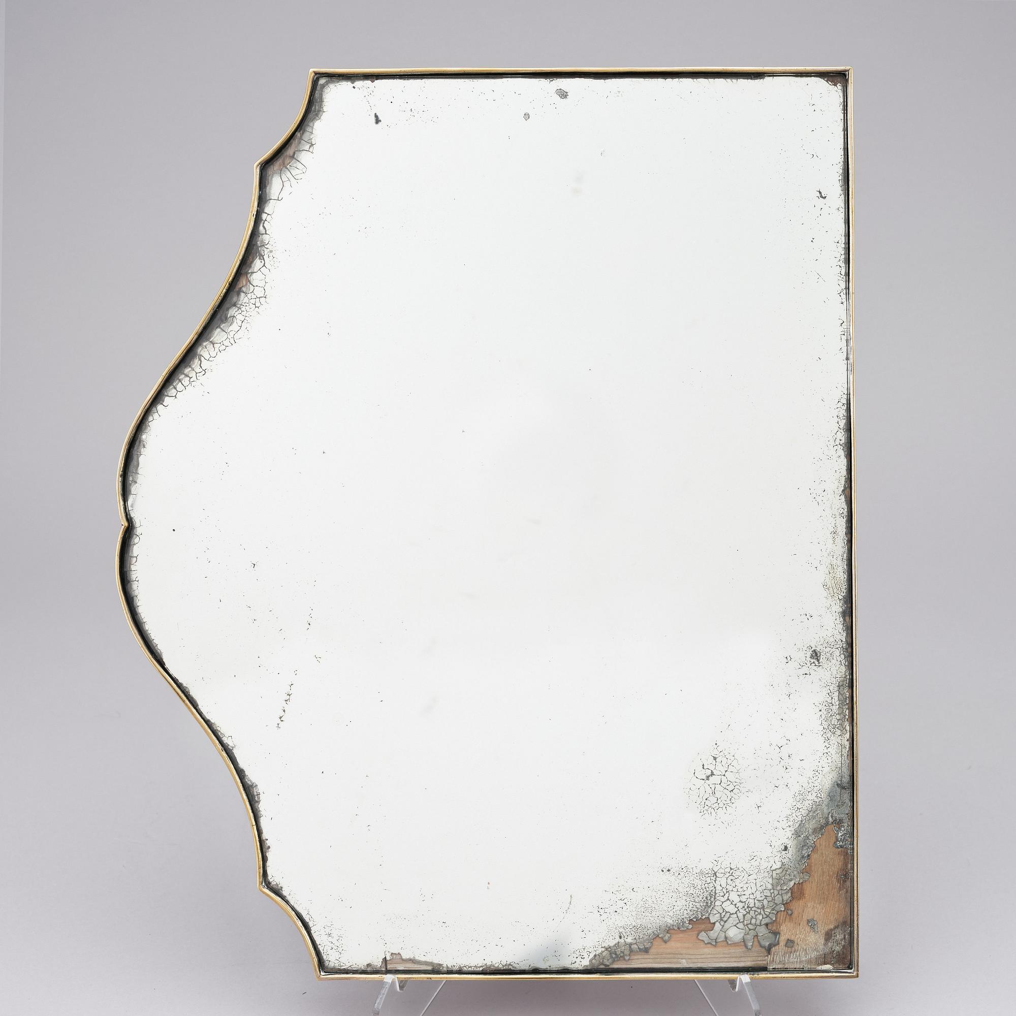 Bordsplateau, tre delar, i argent haché, 1700-tal.