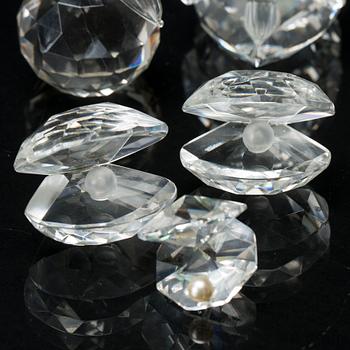 17 GLASS FIGURINES SOME MARKED SWAROVSKI.