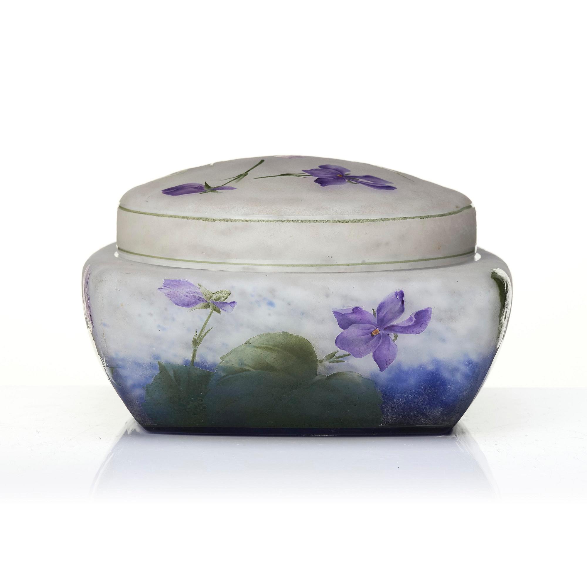Daum Frères, an Art Nouveau cameo glass lidded bowl/bonbonnière, Nancy, France.
