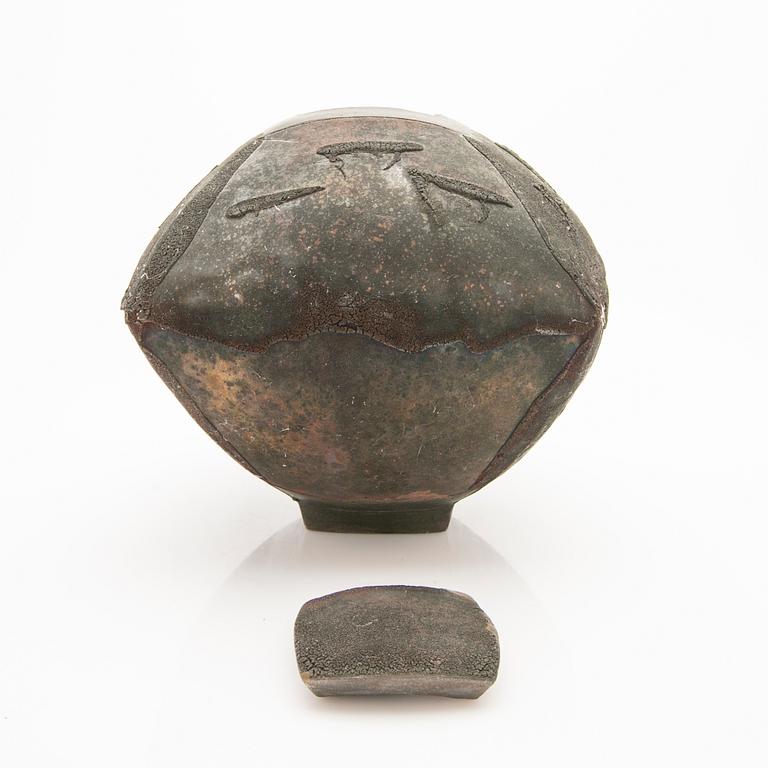 Steen Kepp, Lidded urns.