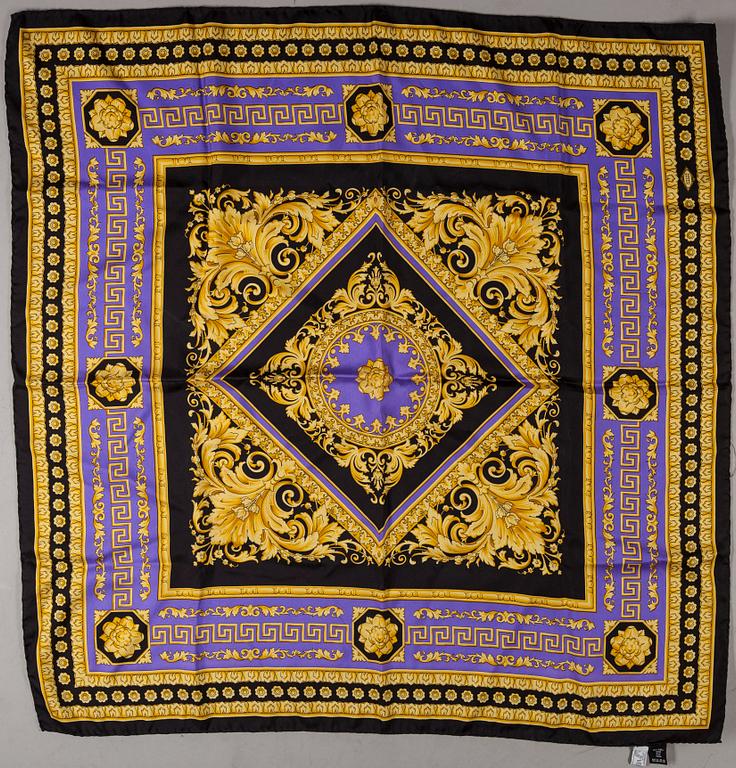 SCARF, Versace.