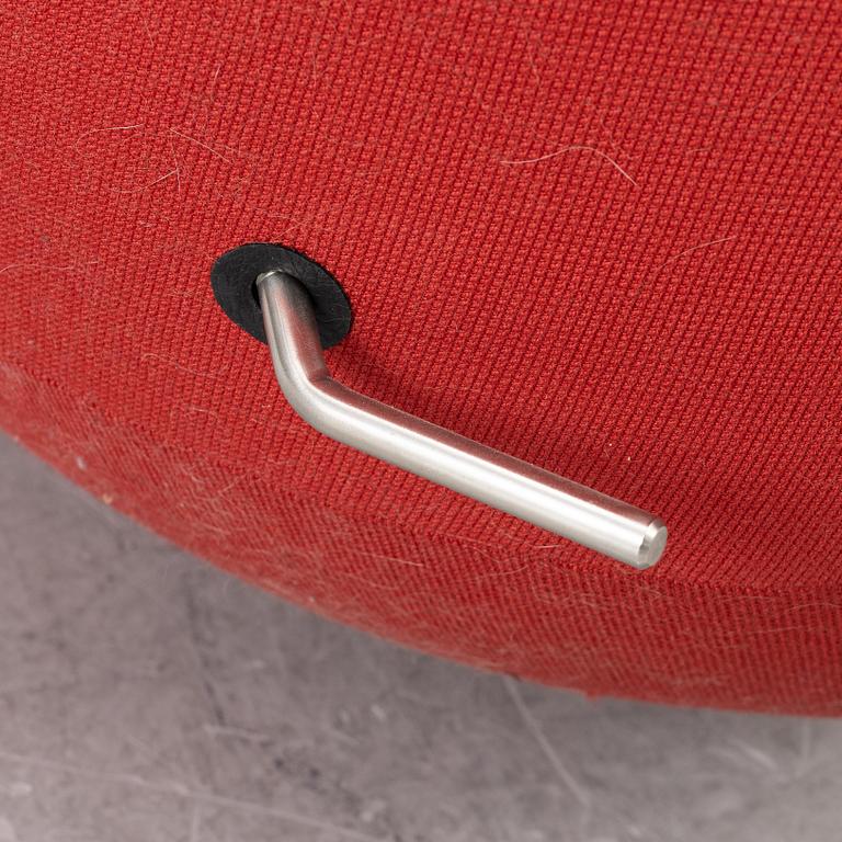 Arne Jacobsen, fåtölj "Ägget", Fritz Hansen, 2014.