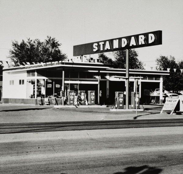 Ed Ruscha, "Standard, Amarillo, Texas", 1962.