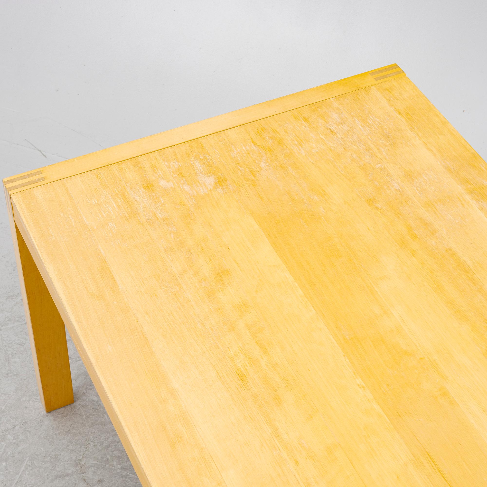 Niels Gammelgaard, bord, "Pelto", Designstudio Copenhagen.