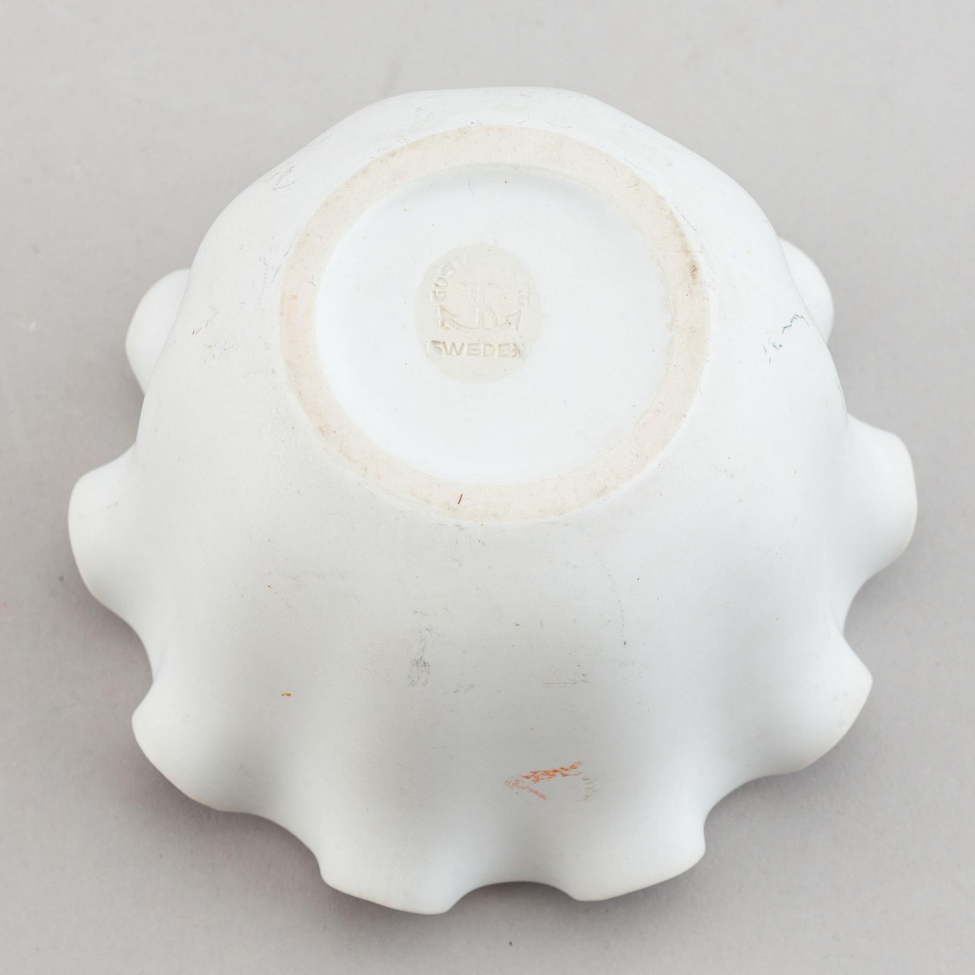 Wilhelm Kåge, a set of three 'Våga' bowls, Gustavsberg.