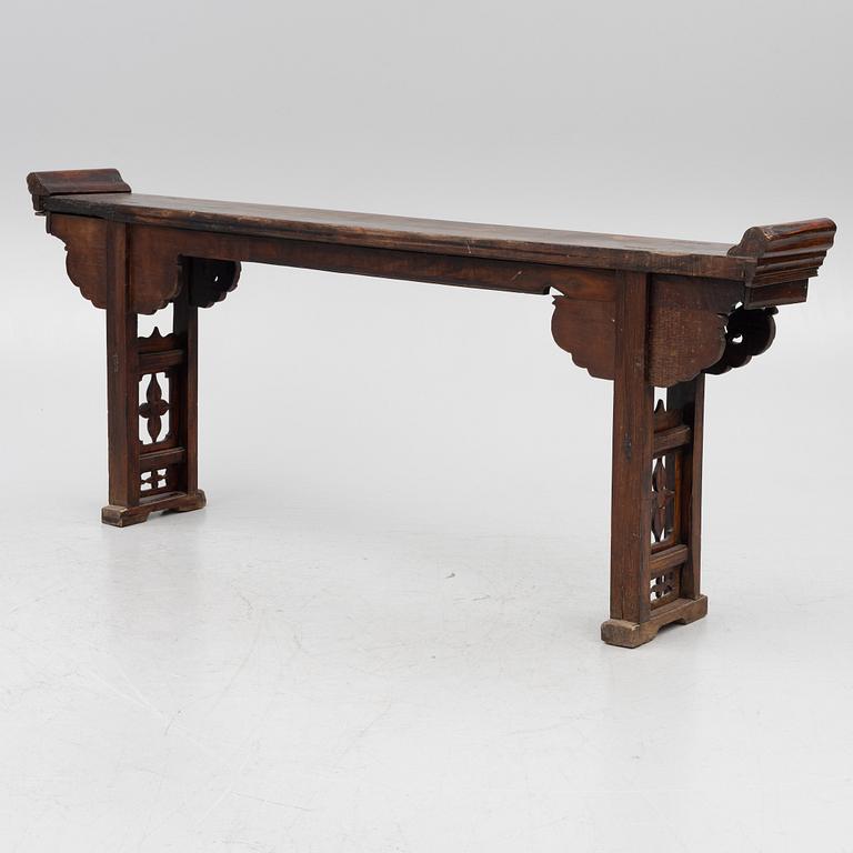 A hardwood altar table, late Qing dynasty / 20th century.