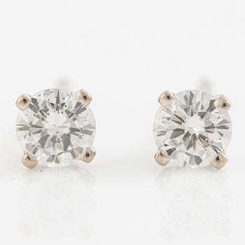 Örhängen, Strömdahls, 18K vitguld med runda briljantslipade diamanter totalt ca 0.38 ct.