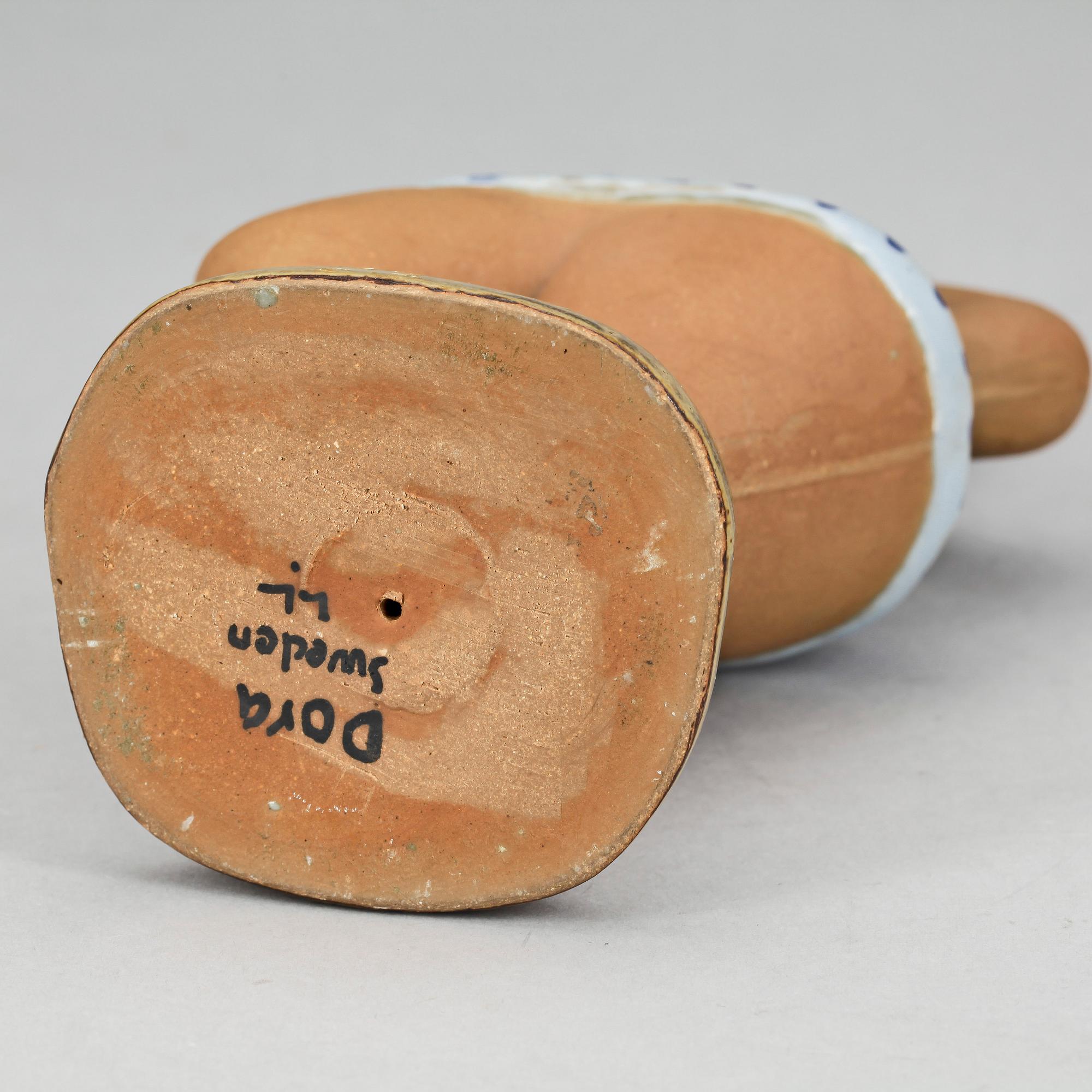 FIGURIN, keramik, "Dora", Lisa Larson, Gustavsberg, 1900-talets andra hälft.