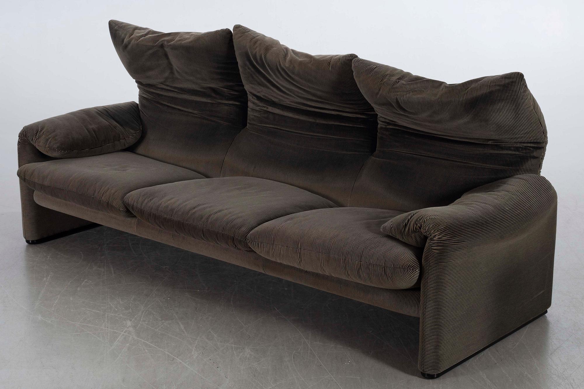 VICO MAGISTRETTI, Sofa, "Maralunga" for Cassina, Italy, second half of the 20th century.