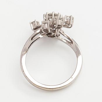 Ring, brilliant cut diamonds, 18K white gold.