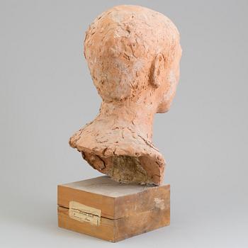 ASMUND ARLE, Sculpture, terracotta,l signed A. Arle and dated -47.