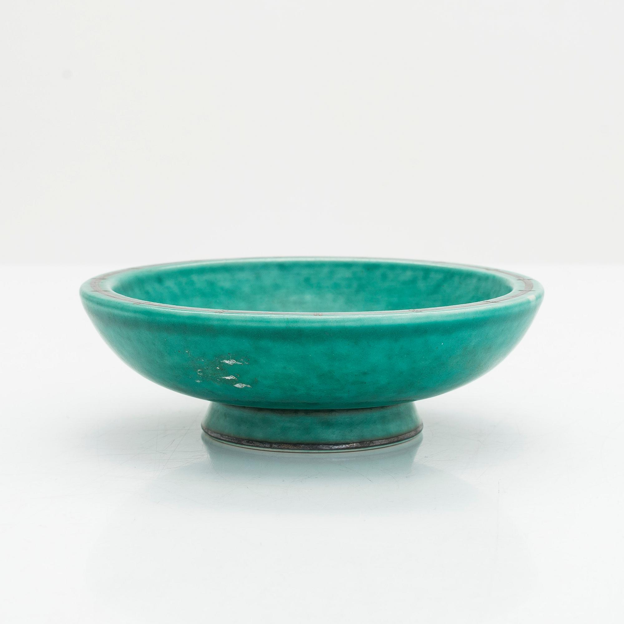 Wilhelm Kåge, A set of two dish and a vase 'Argenta', Gustavsberg, Sweden.