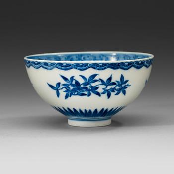 A blue and white bowl, Qing dynasty 18th century.
