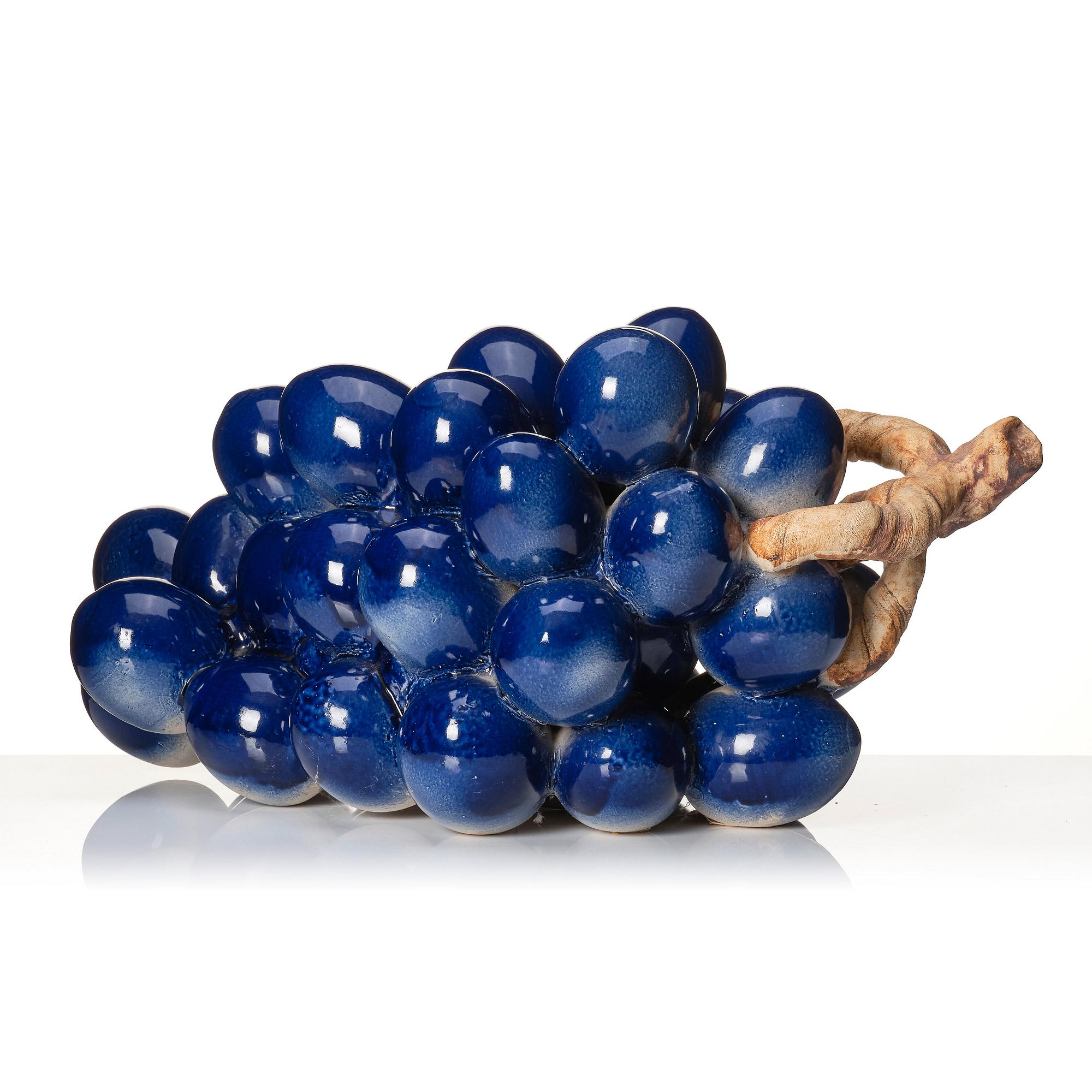 Kjell Janson, sculpture, bunch of grapes, own studio, Mora, Sweden 2000.