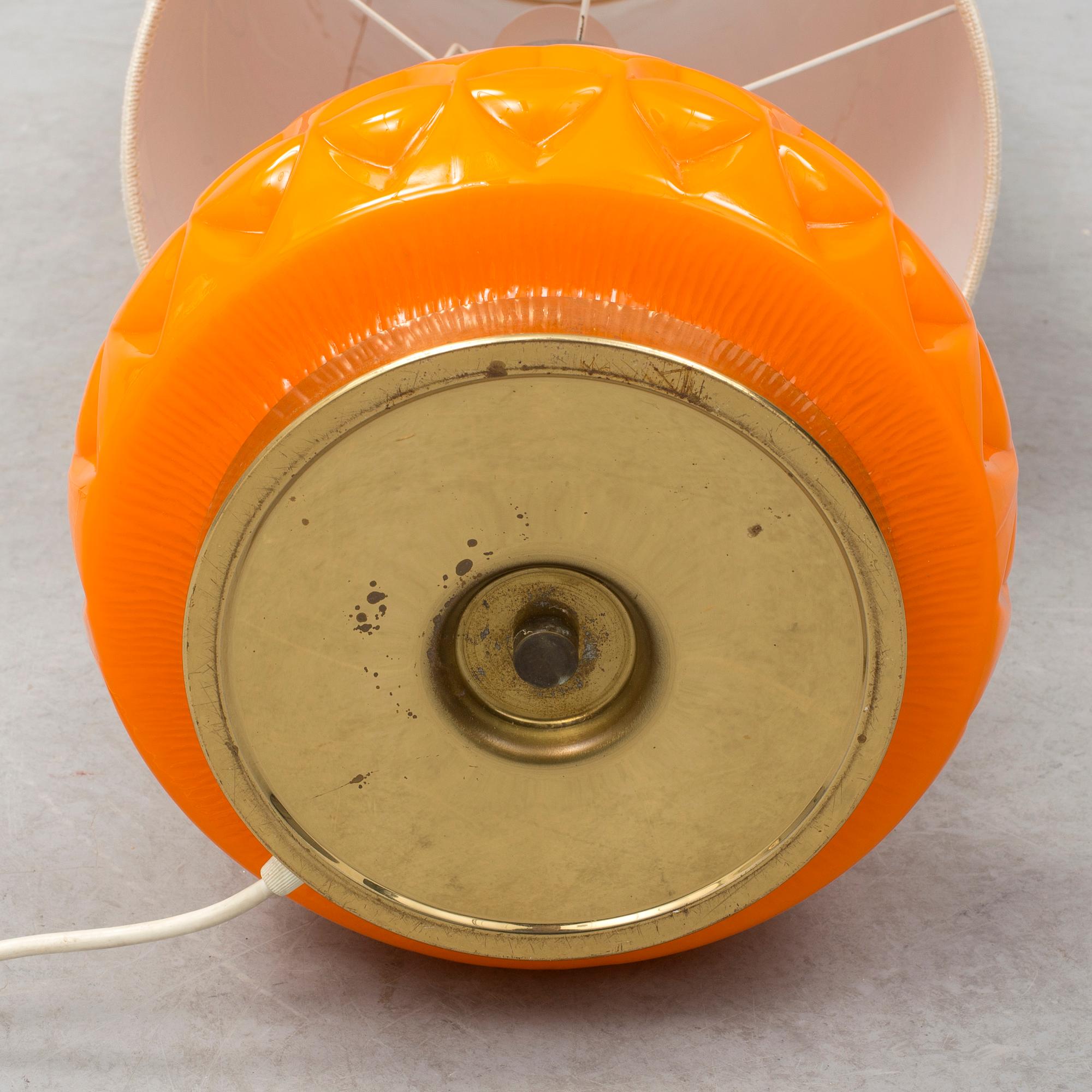 A 1970s floot light.