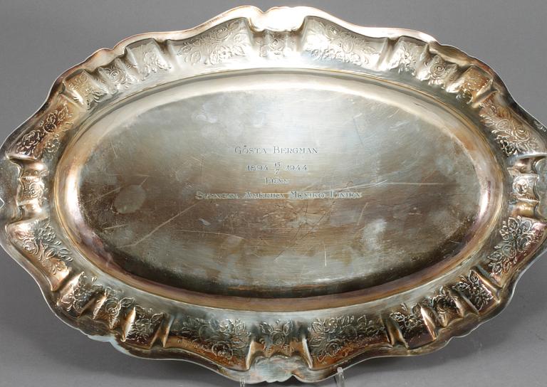 STEKFAT, silver, rokokostil, Adler, importstämplat, 1900-tal. Vikt 1 080 gram.