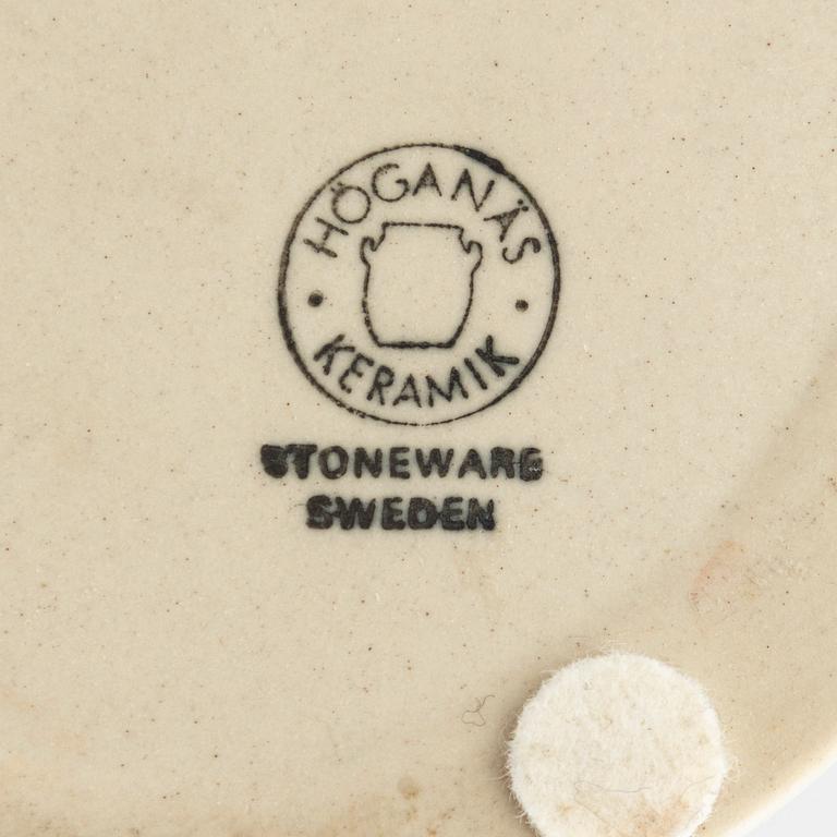 Lisa Larson, ljusstakar, 6 st, ljuslykta samt salt- och pepparströare, stengods och majolika, bl.a. Höganäs.