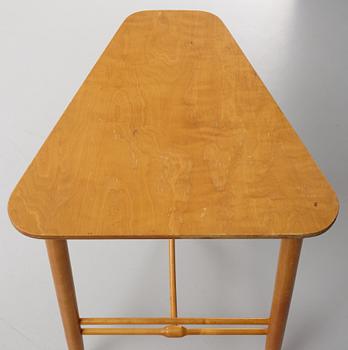 Kerstin Hörlin-Holmqvist, stolar ett par samt litet bord. "Triva-serien" NK. 1900-talets mitt.