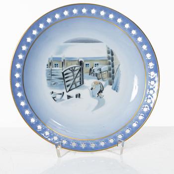 Harald Wiberg, a 26-piece Christmas service, Bing & Grøndahl, Denmark.