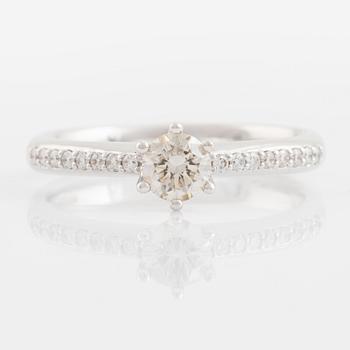Brilliant cut diamond solitaire ring, with IGI report.