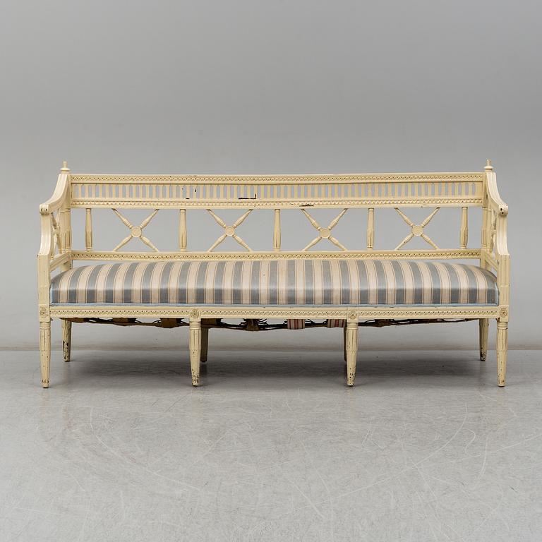 SOFFA OCH STOLAR ett par, gustavianska provinsarbeten, tidigt 1800-tal.