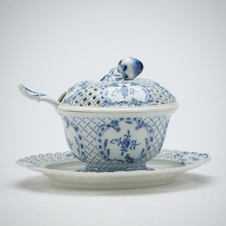 TERRIN på FAT med SLEV, porslin, Meissen.