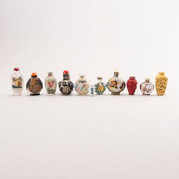 A set of 11 Chinese/East Asian 20th century snuff bottles.