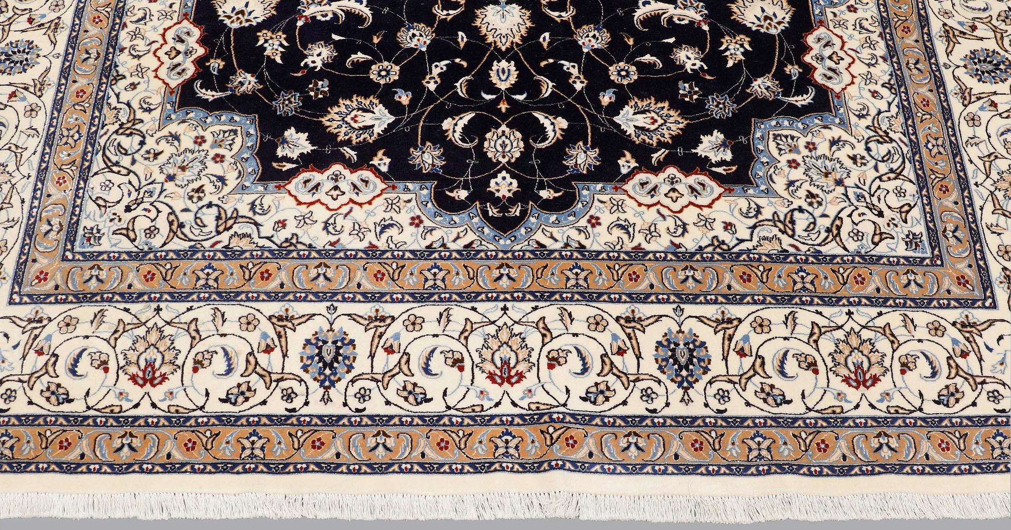 Matta, Nain, part silk, s.k 6LAA, ca 300 x 200 cm.