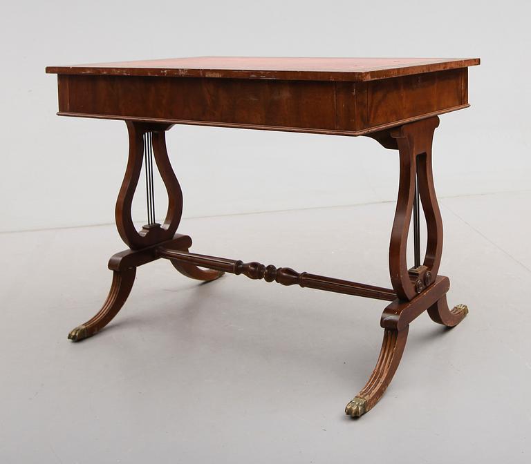 SKRIVBORD, England, 1900-talets första hälft.