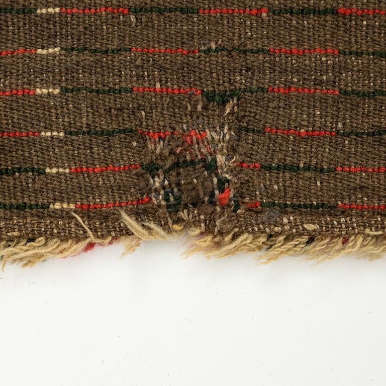 An 18th century, knotted pile, bed cover from Örke, Skuttunge socken in Uppland, ca 185 x 122 cm.