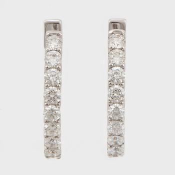 Brilliant-cut diamond hoop earrings, 1,26 ct.