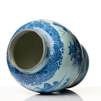 A pair of large blue and white jars with covers, Qing dynasty, Qianlong (1736-95).