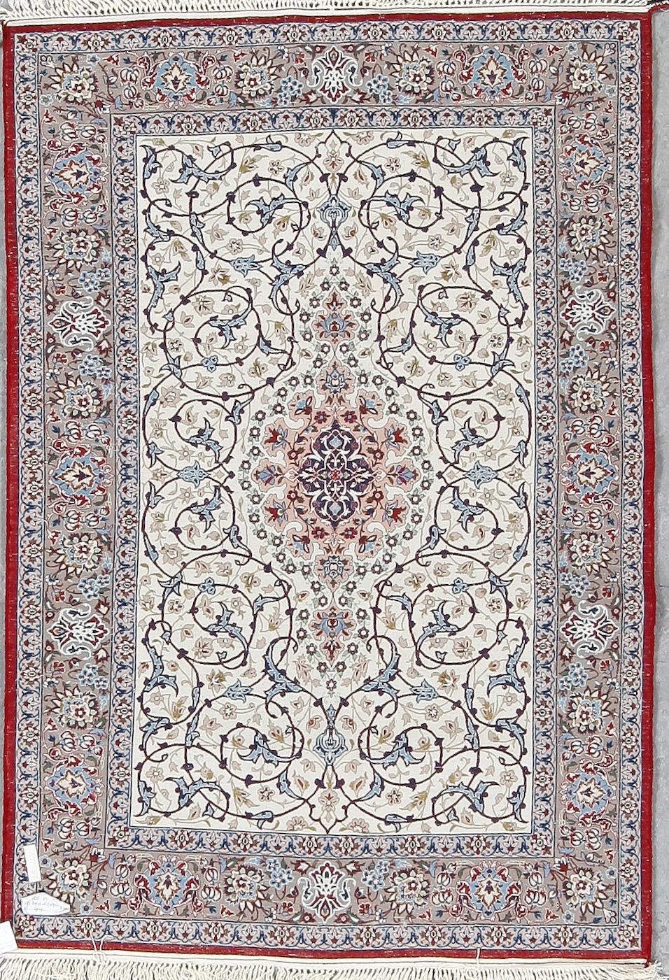 MATTA, Isfahan, ca 150x103 cm.