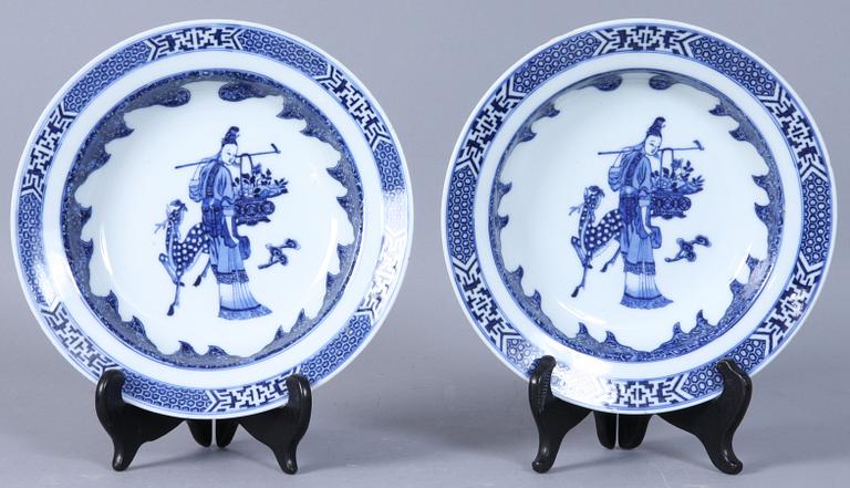 TALLRIKAR, ett par, porslin, Kina, 1700-tal.