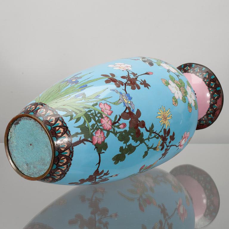 URNA, cloisonné emalj, Japan ca 1900.