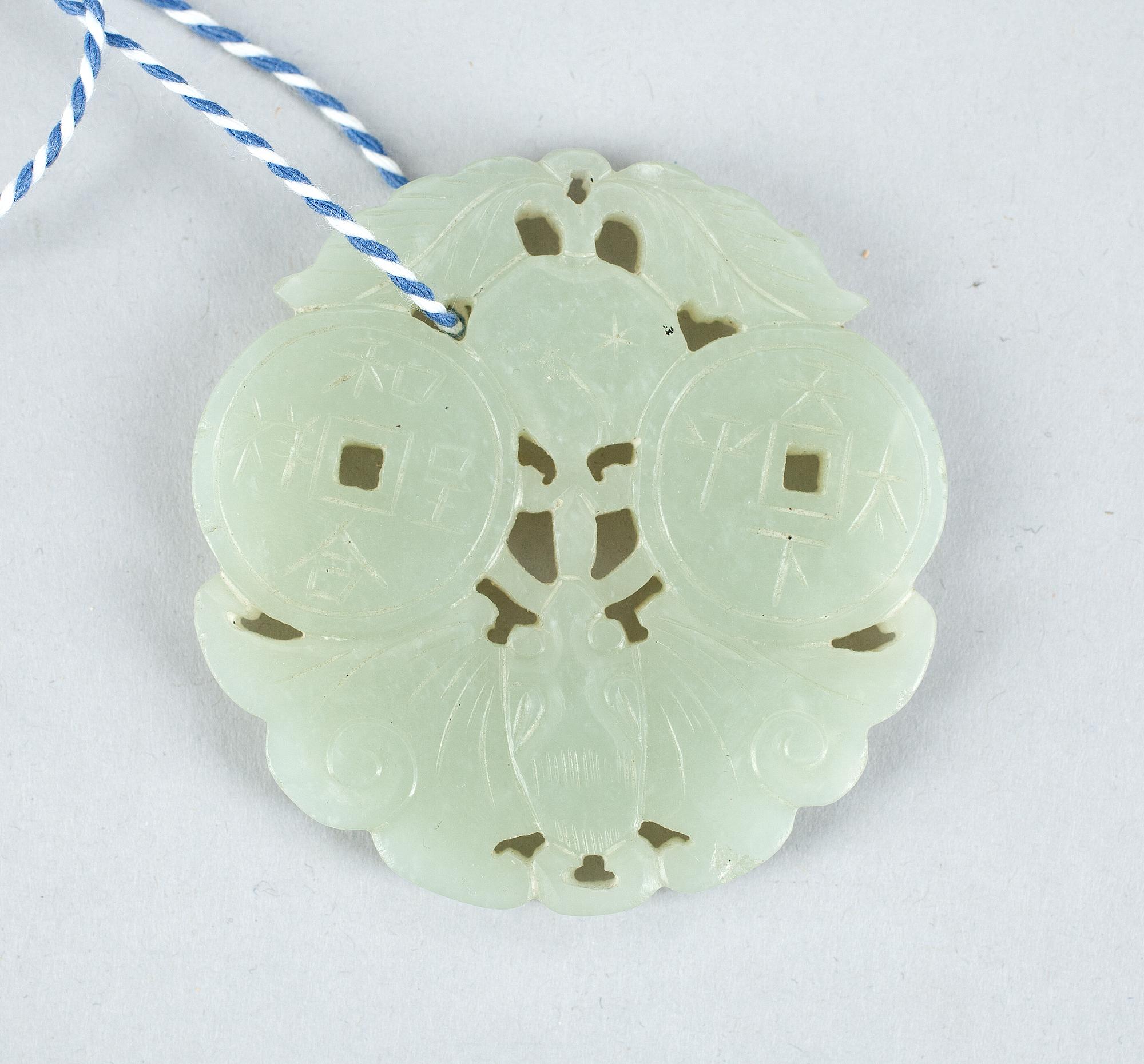 PLAKETT, nefrit. Troligen sen Qing dynasti.