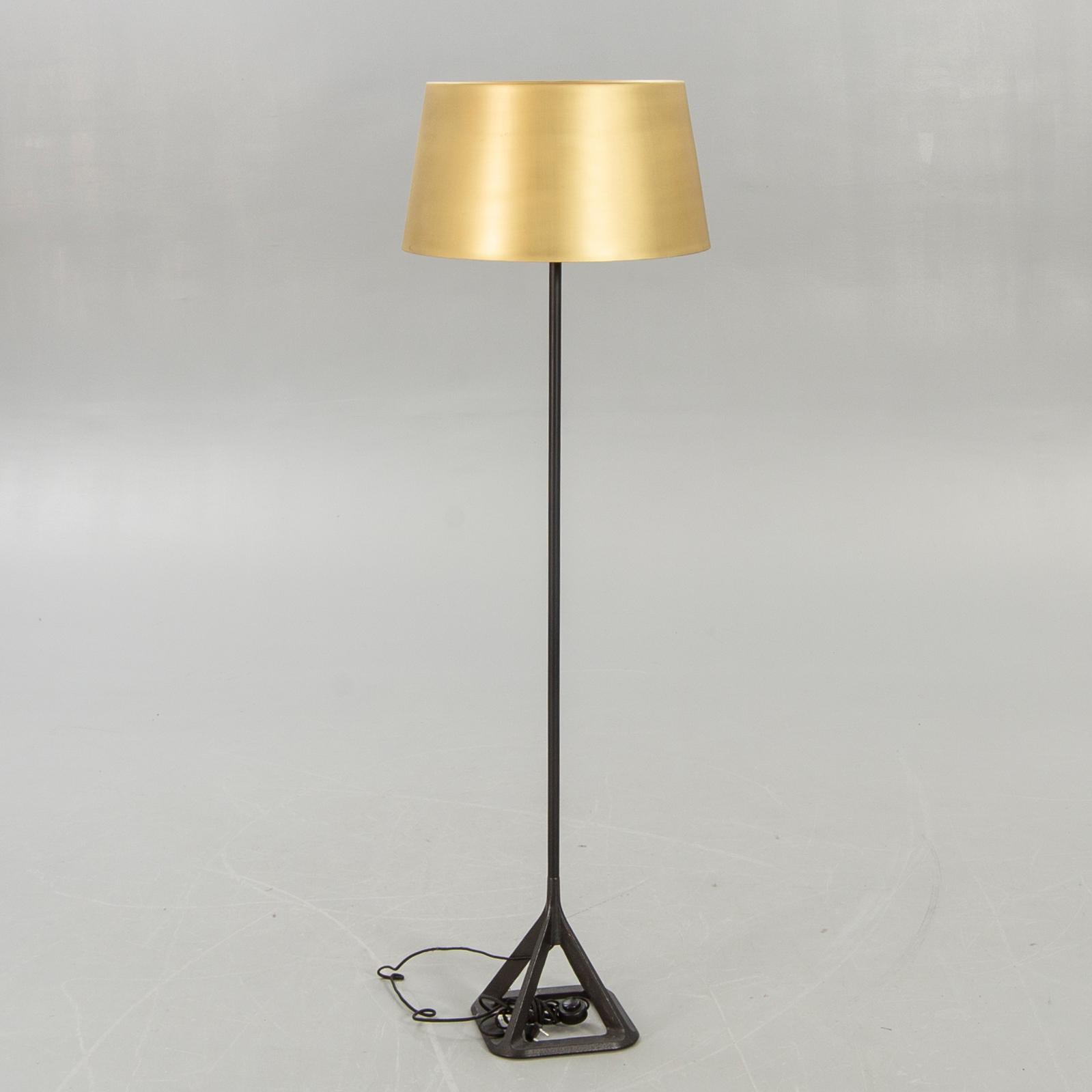 Tom dixon base floor lamp discount